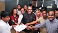 নির্বাচনকে কেন্দ্র করে ভিড় জমেছে ব্যাডমিন্টন ফেডারেশনে