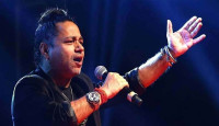অনুষ্ঠানে গিয়ে আয়োজকদের উপর ক্ষেপলেন কৈলাস খের