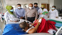 আহতদের দেখতে শেখ হাসিনা বার্ন ইনস্টিটিউটে ডাইফ মহাপরিদর্শক