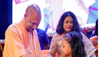 উত্তর প্রদেশে গরিব মানুষের উন্নয়নে খুশি নন অনেকেই', বিরোধীদের নিশানা যোগীর